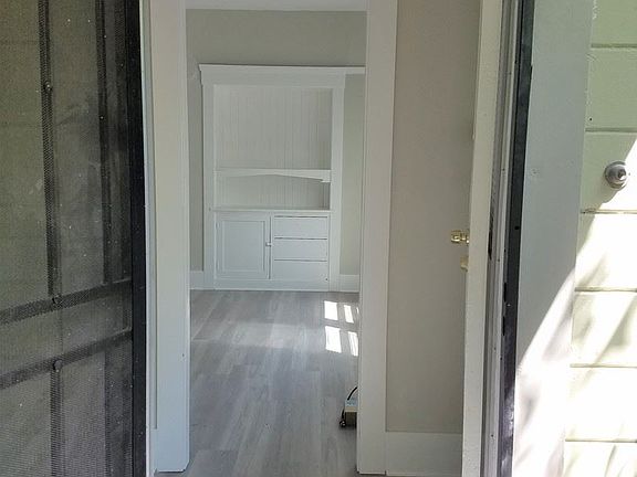 2nd image of 5165 Ohio St
