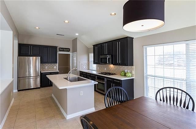 1st image of 2605 Blue Jay Ct