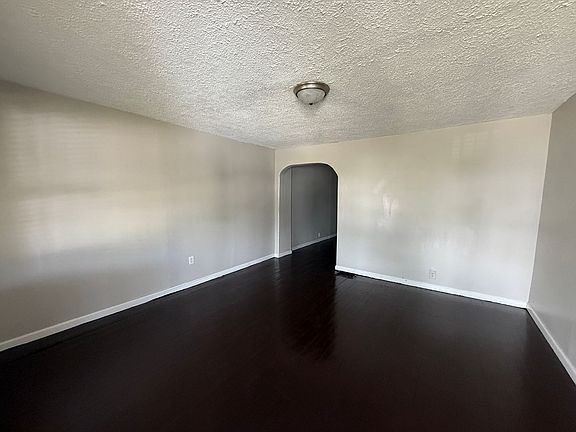 3rd image of 1814 Calvin St