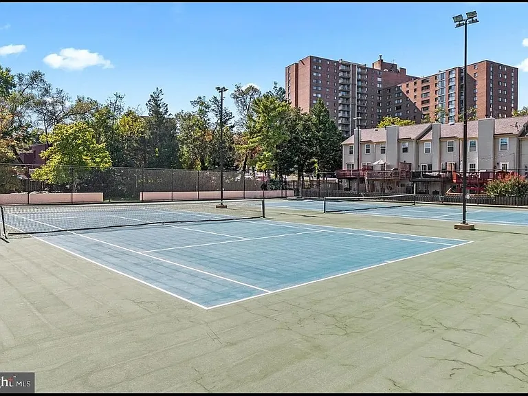 5300 Holmes Run Pkwy #319 — Photo 19