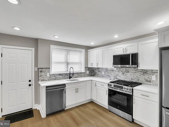4th image of 810 Watkins St