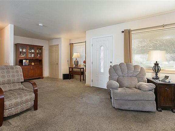 4th image of 4706 Rebecca Pl