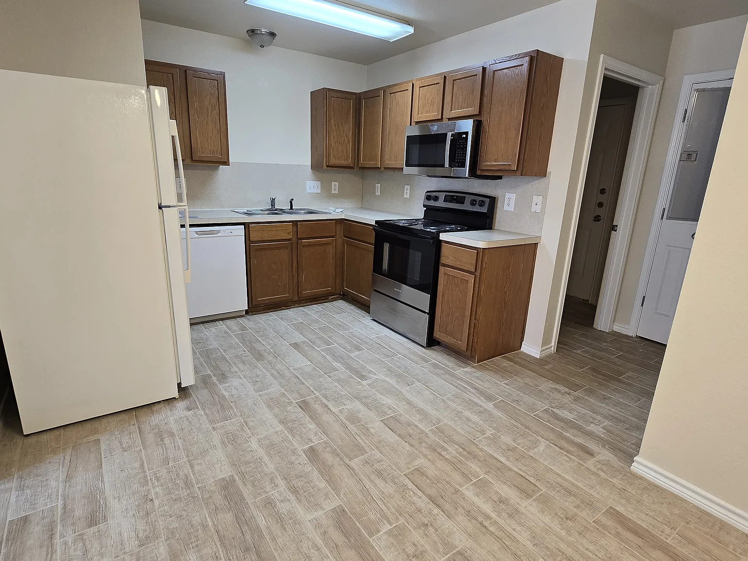 2 bed, 983 sqft, $850 — Photo 3