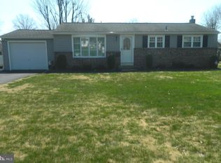 841 Valley Rd, Warminster, PA 18974