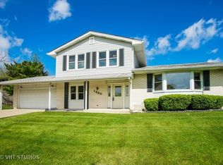 1420 Kathleen Way, Elk Grove Village, IL 60007