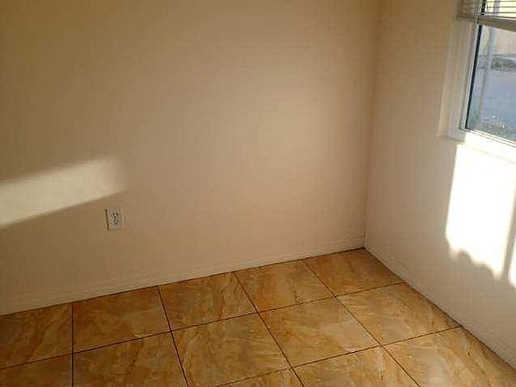 4th image of 66620 5th St APT A