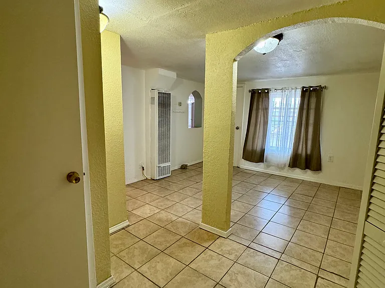 708 W Missouri Ave #B — Photo 2