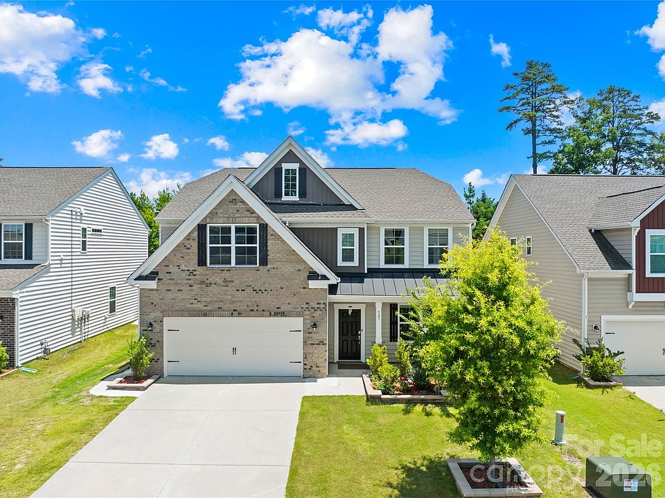 1st image of 923 Wood Apple Ln