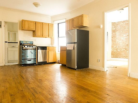 4th image of 142 S 9th St APT B1