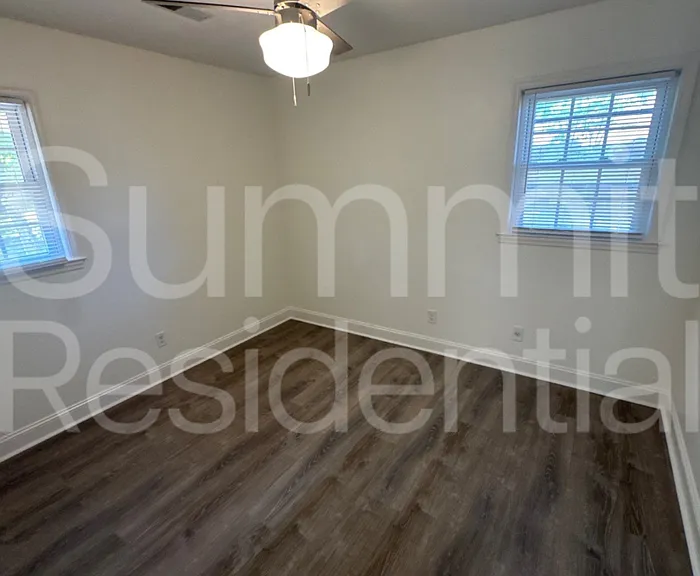 503 Berkeley Dr — Photo 12