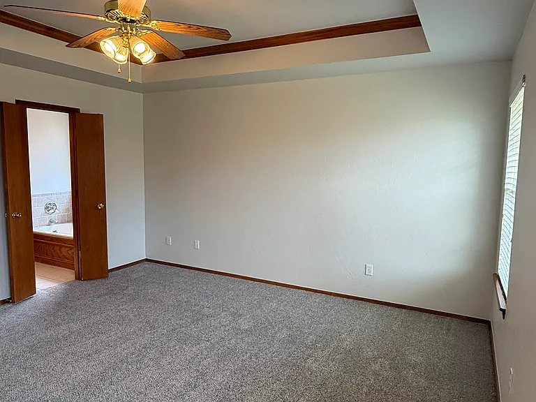 425 Plantation Ter — Photo 12