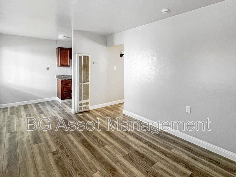 1st image of 1865 Powell St Unit 4