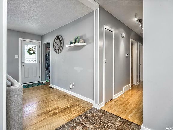 2nd image of 2727 4th Ave E