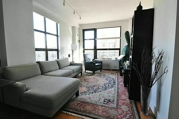1st image of 527 Lincoln Pl APT 303