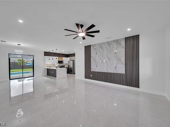 3rd image of 1013 NE 12th Terrace Cpe