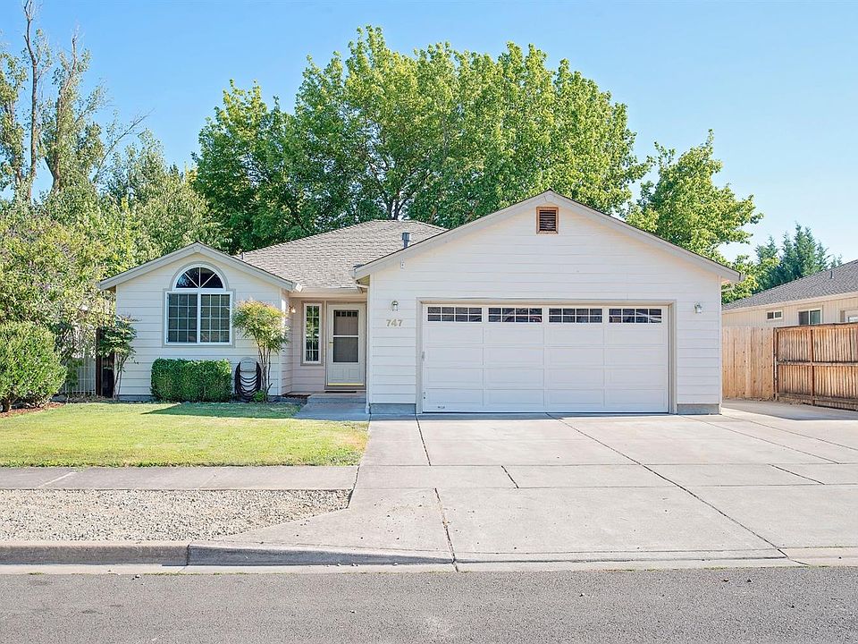 1st image of 747 Summer Glen Dr