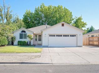 747 Summer Glen Dr, Medford, OR 97501