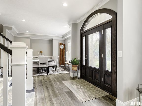 3rd image of 6427 Oakridge Dr