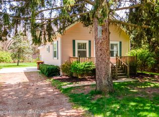 1511 S Lansing St, Saint Johns, MI 48879