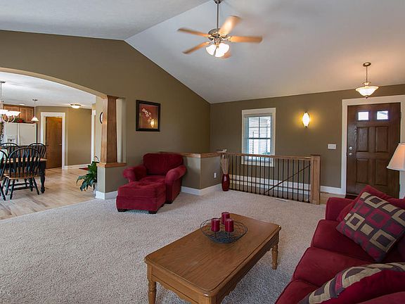 4th image of 10937 Lance Ave