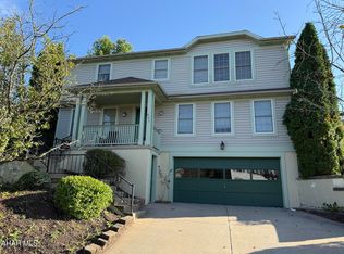 621 Robertdale Dr, Duncansville, PA 16635