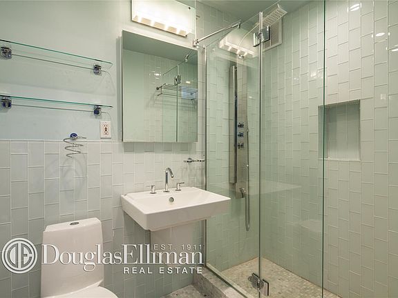3rd image of 259 21st St APT 2F