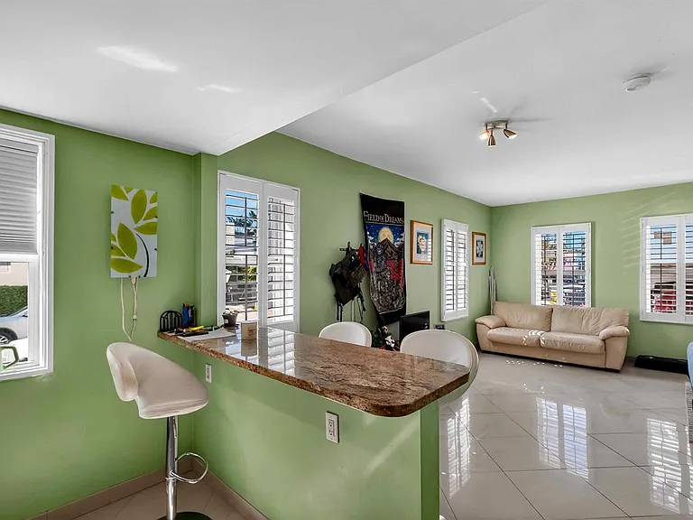 802 Euclid Ave #104 — Photo 16