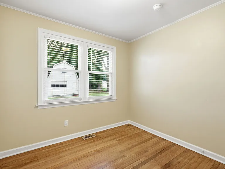 1407 Midgett Dr — Photo 15