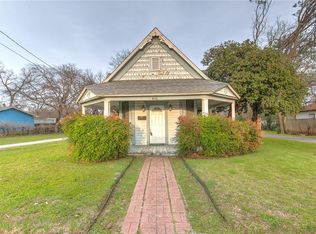 406 Granbury St, Cleburne, TX 76033