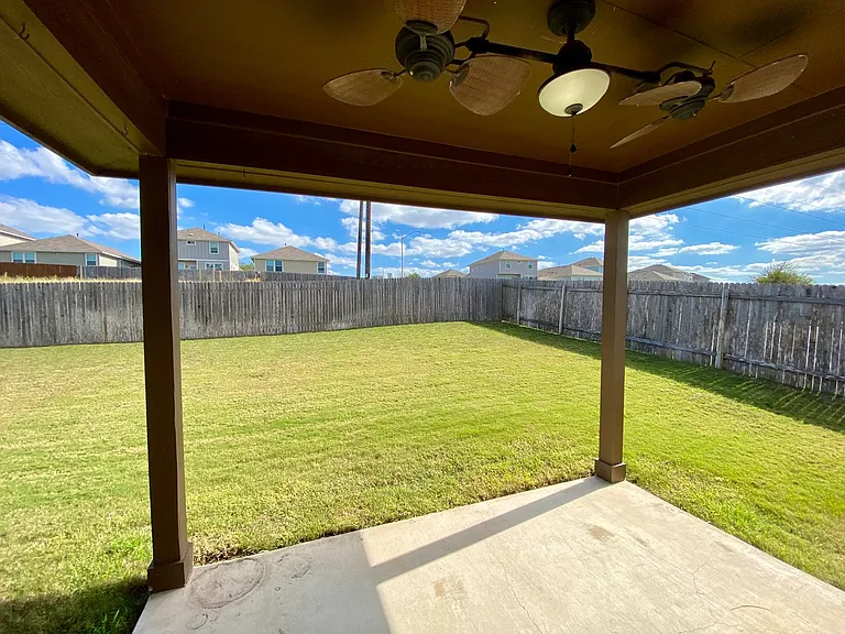 466 Eagle Brook Ln — Photo 25