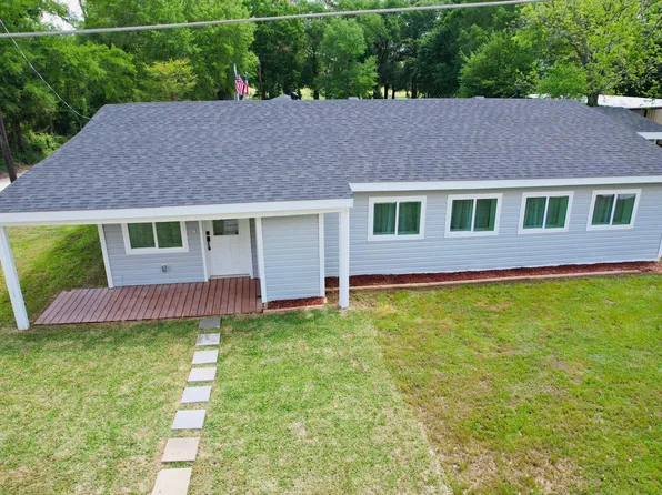 690 N Barbee St, Lovelady, TX 75851