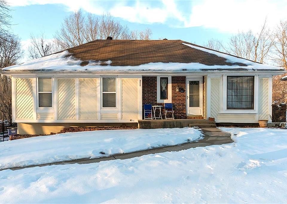 1st image of 2405 NW London Dr