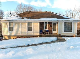 2405 NW London Dr, Blue Springs, MO 64015