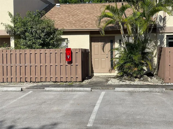 3050 NW 106th Ave APT 7, Fort Lauderdale, FL 33322