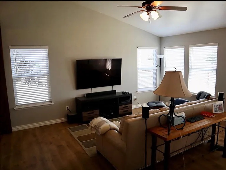 3029 Yosemite Dr — Photo 6