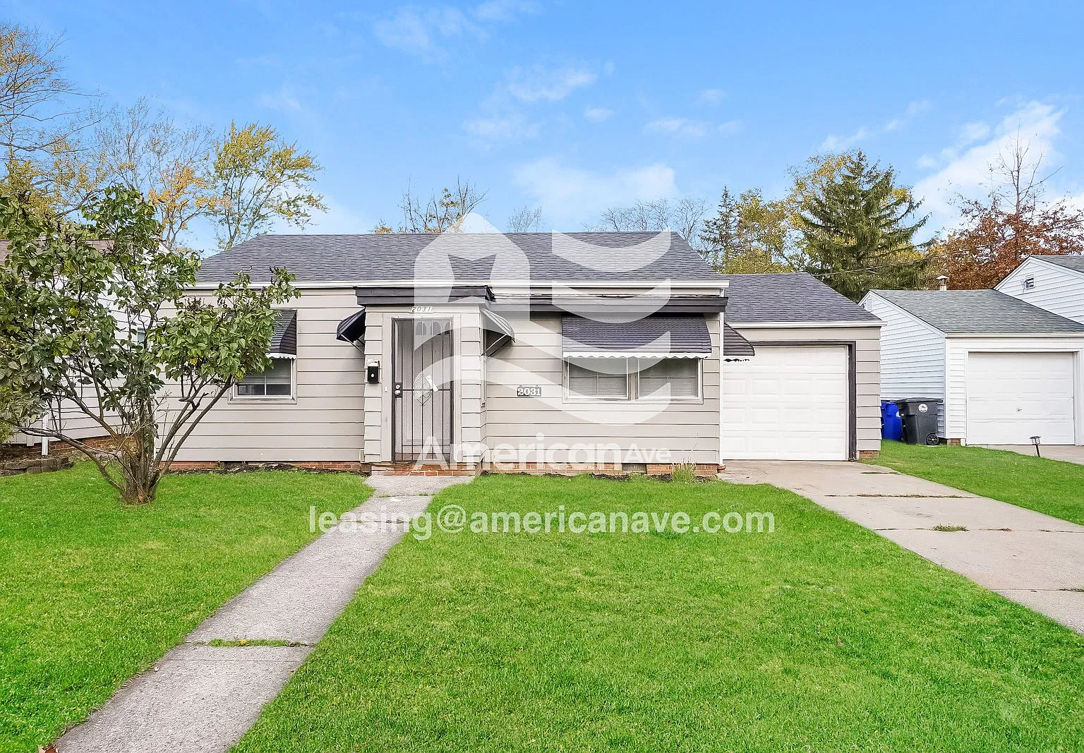 3 bed, 1.0 bath, 1044 sqft, $1,497 — Photo 1