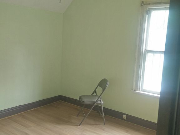 2nd image of 601 Goodyear Ave