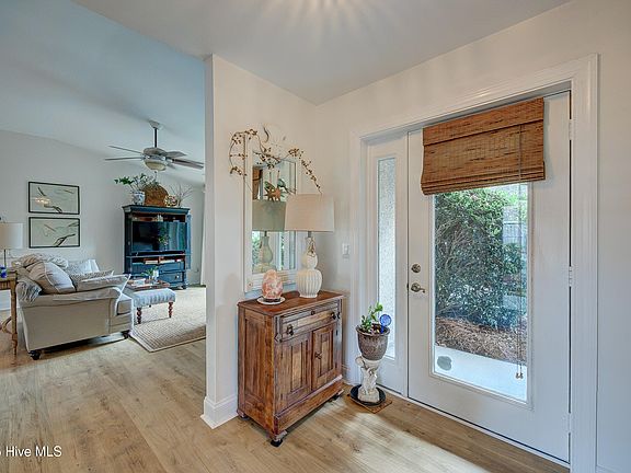 3rd image of 315 Halyard Court