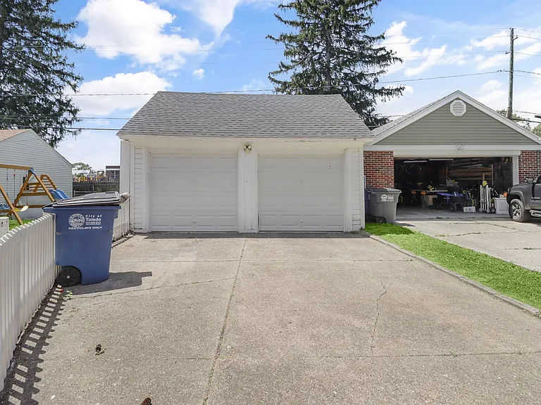 3159 Wendover Dr — Photo 29
