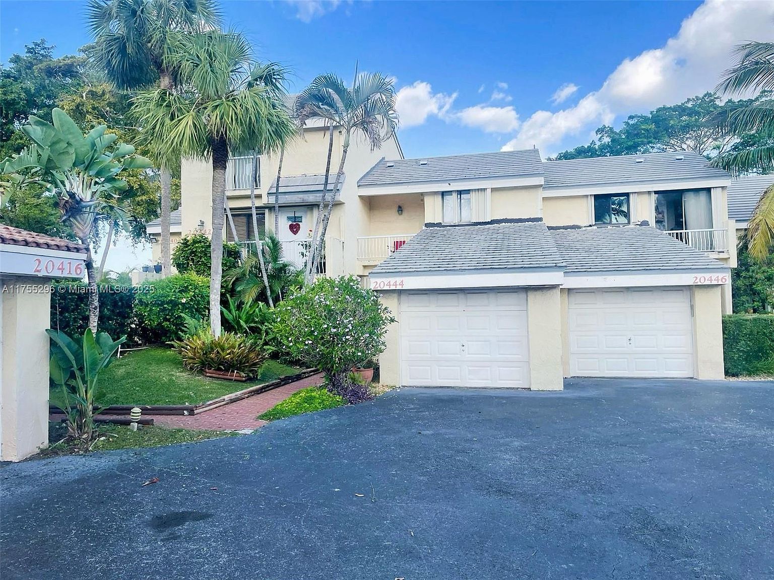 20444 NE 34th Ct #12