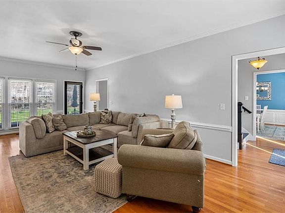 5th image of 2502 Regents Park Ln