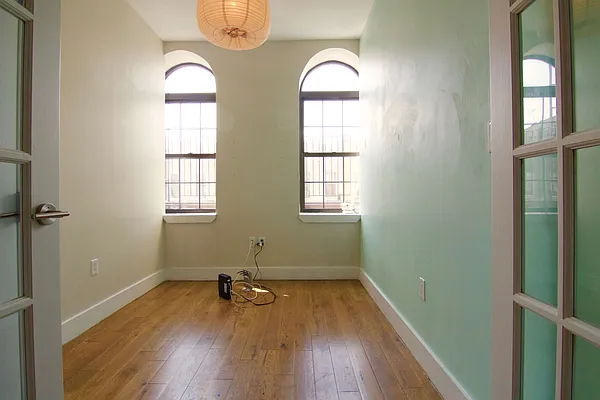 Rented by Nooklyn NYC LLC | media 57