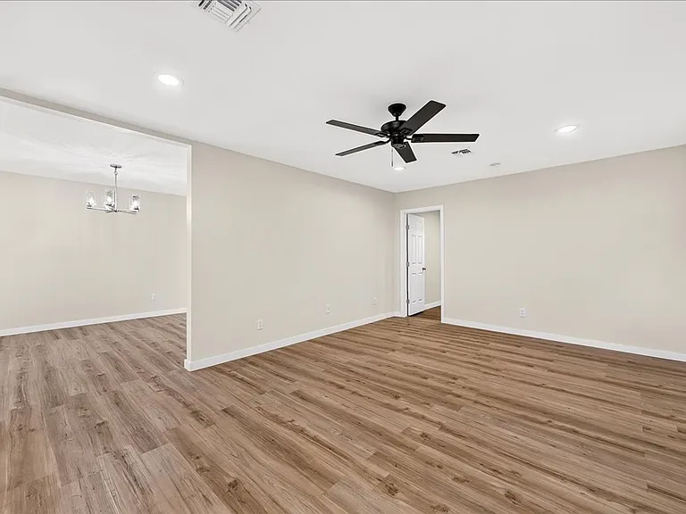 1154 Florida Ave — Photo 6