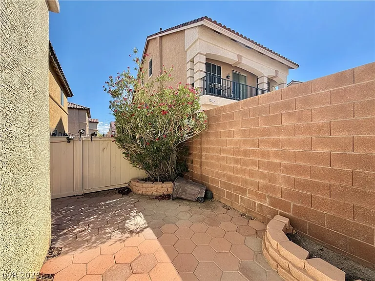 5863 Rose Tiara Dr — Photo 28