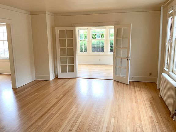 5th image of 742 Portola St
