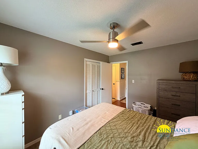 541 E Timberlake Dr — Photo 18