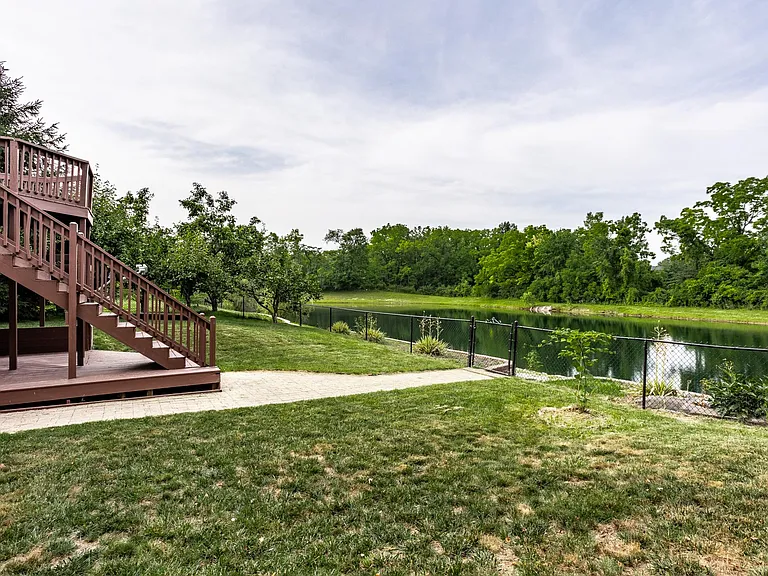6765 Woodcliff Cir — Photo 41