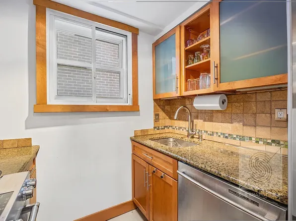 345 East 56th Street image 12 of 16