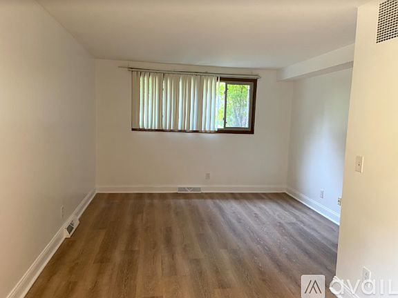 5th image of 3857 Edgemoor Pl NE #1