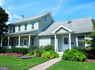 177 E Main St #B, Leola, PA 17540